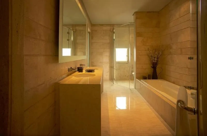 Out of date bathroom that needs renovation